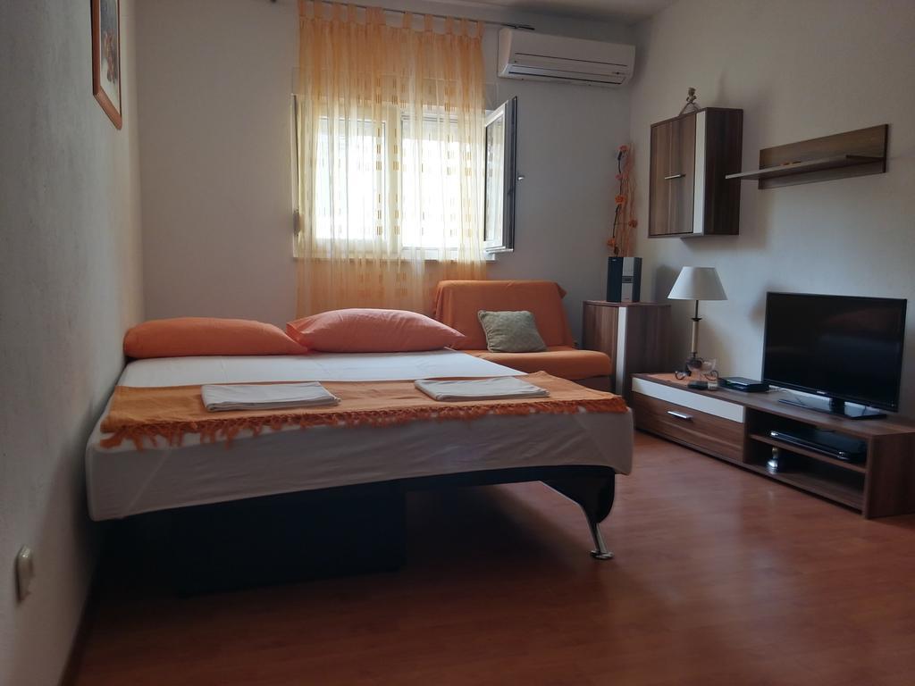 City Apartments Nada Макарська Екстер'єр фото