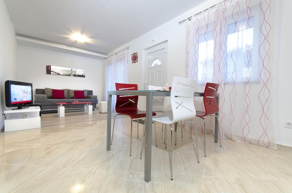 City Apartments Nada Макарська Номер фото