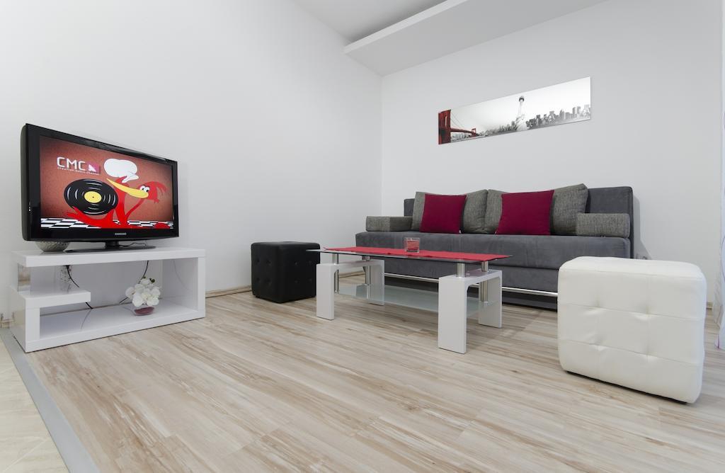 City Apartments Nada Макарська Номер фото