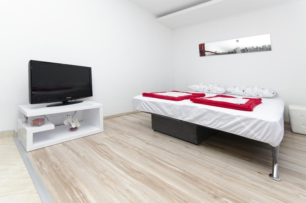 City Apartments Nada Макарська Номер фото