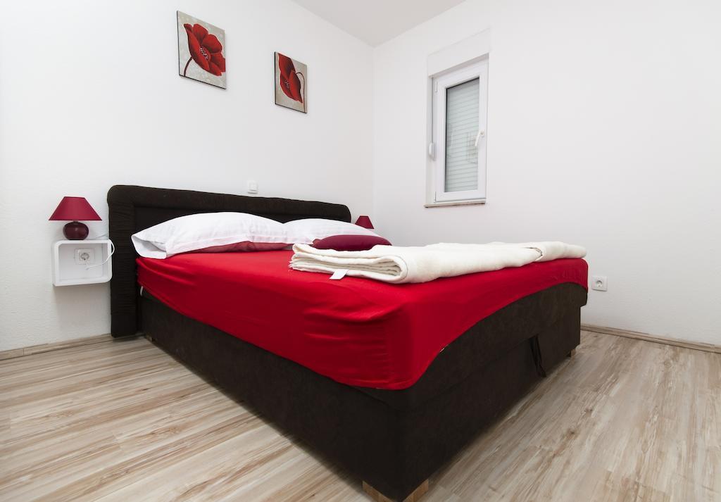 City Apartments Nada Макарська Номер фото