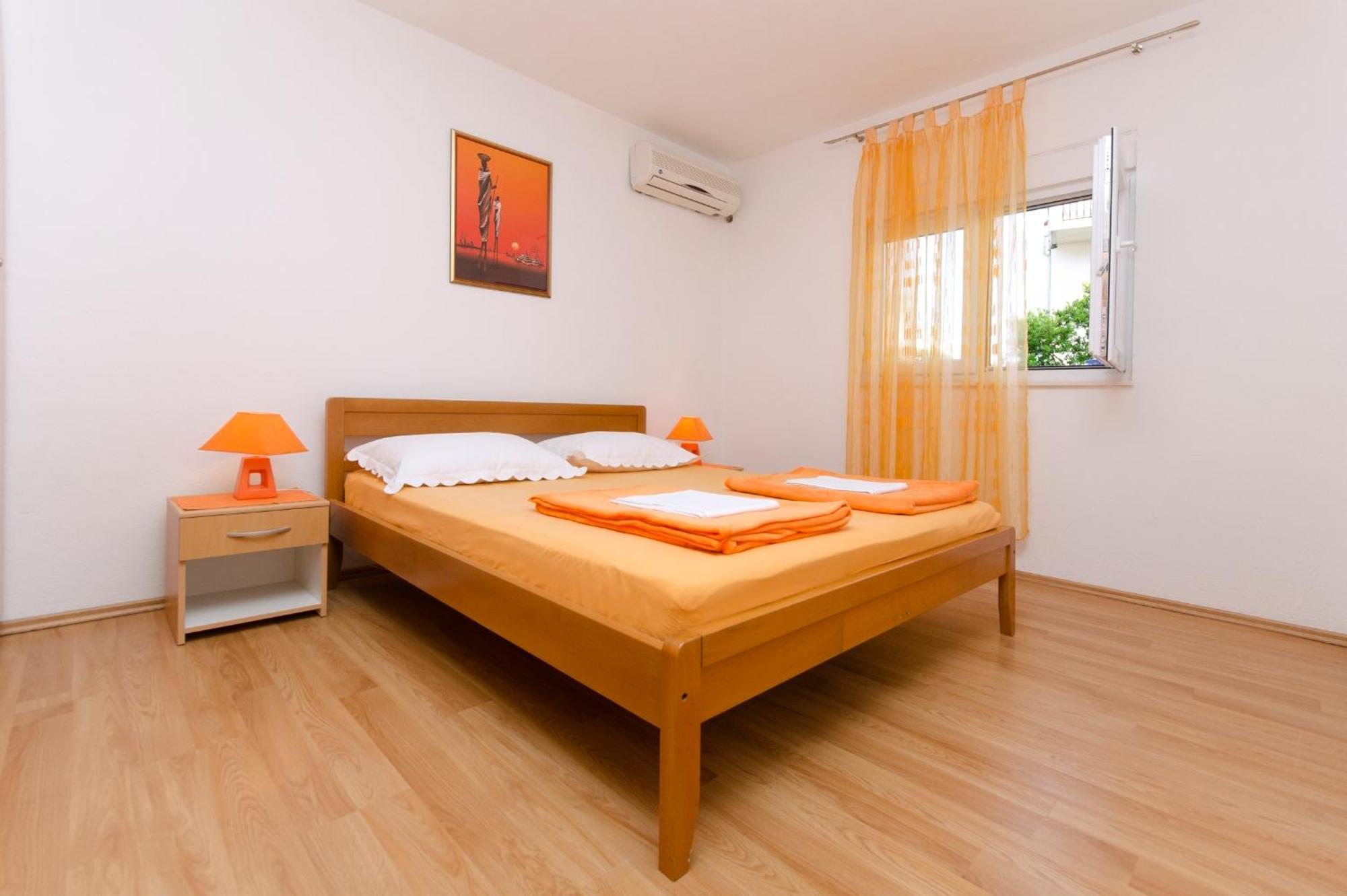 City Apartments Nada Макарська Екстер'єр фото
